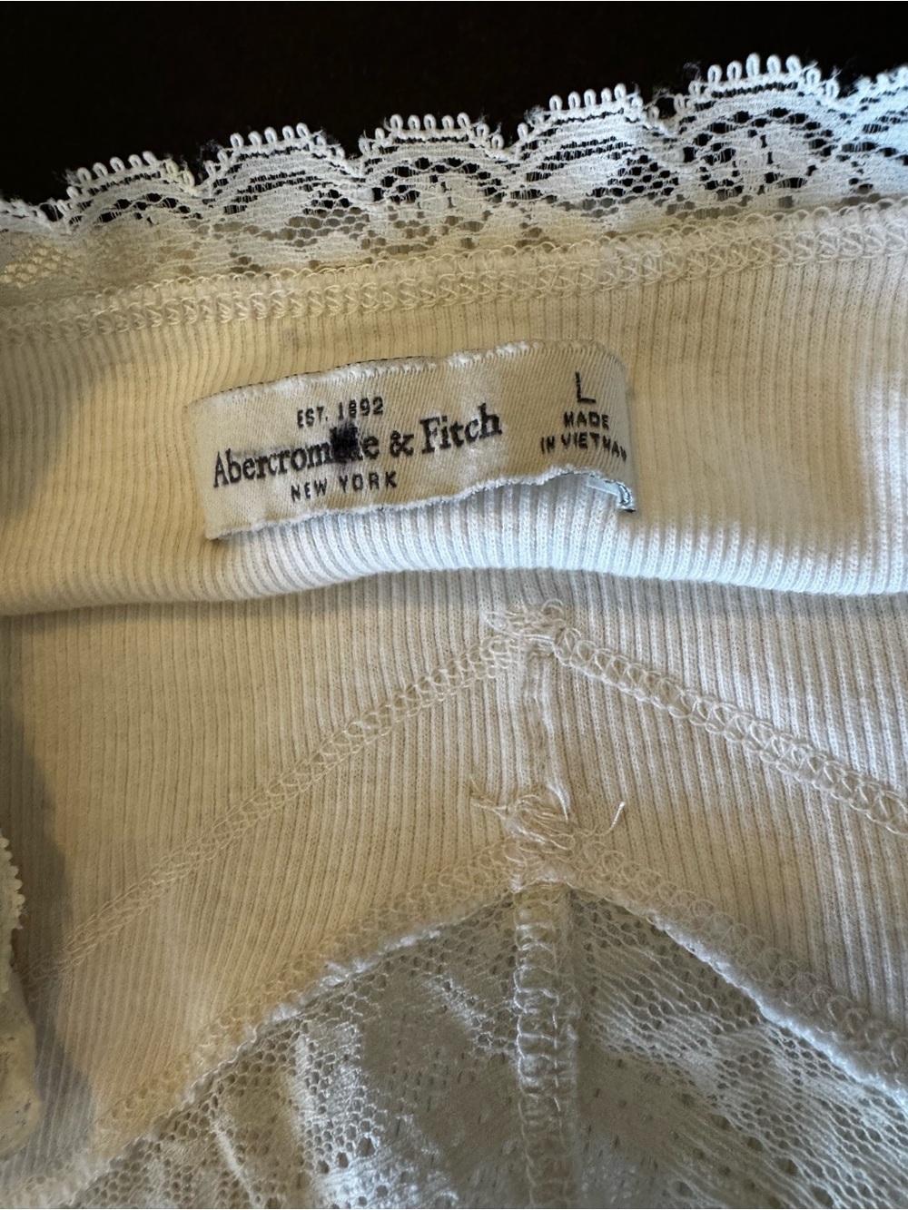 Abercrombie & Fitch Off White Lace-Trim Ribbed Y2K Camisole - Picture 4 of 5